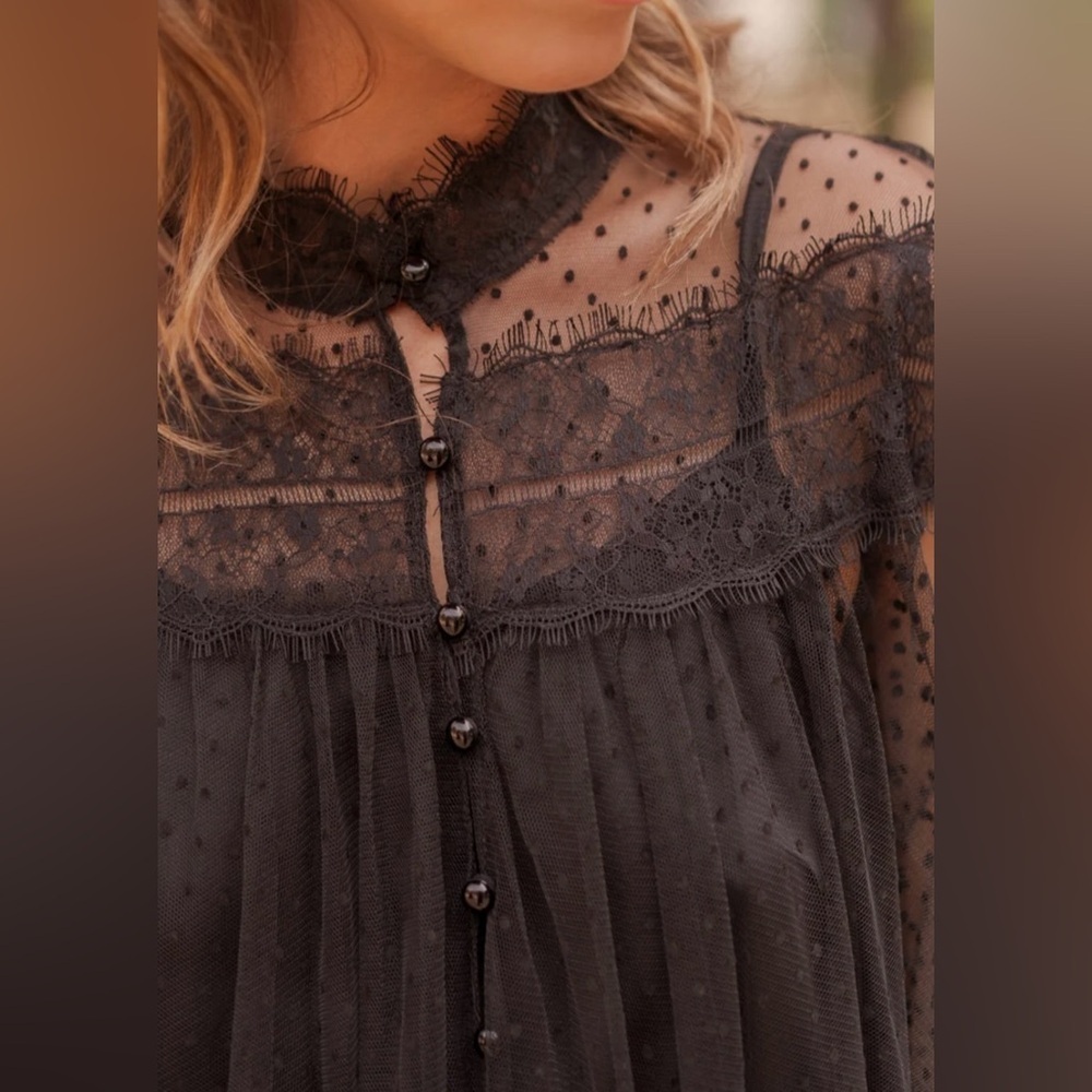 Elegant Black Lace Mini Dress - Picture 5 of 15